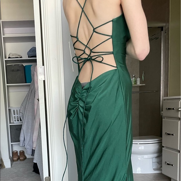 Hunter Green Prom Dress, Size 4 - Picture 6 of 9